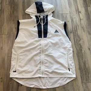 NWT Men’s windbreaker vest
